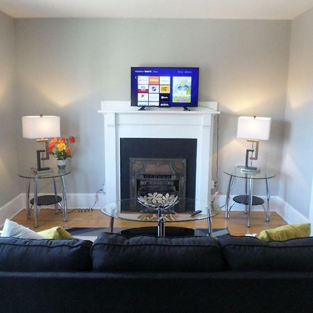 Apartamento Bright, Clean, Private. In The Heart Of Downtown! Parking, Wi-Fi And Netflix Included Otawa Exterior foto