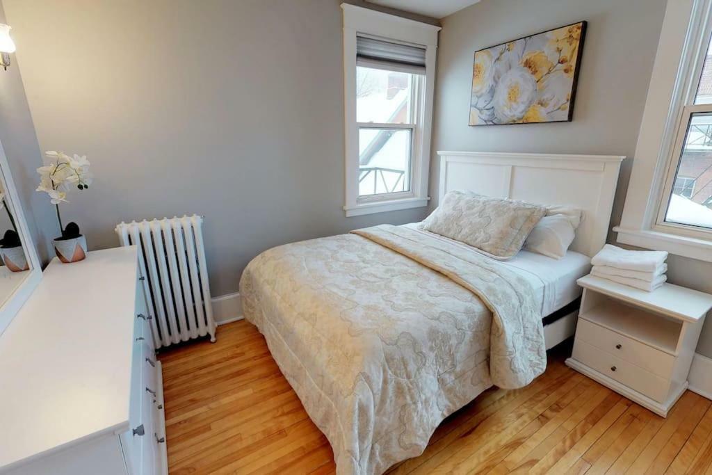 Apartamento Bright, Clean, Private. In The Heart Of Downtown! Parking, Wi-Fi And Netflix Included Otawa Exterior foto