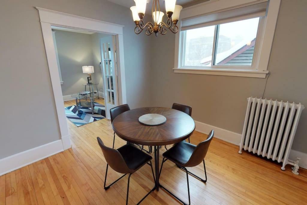 Apartamento Bright, Clean, Private. In The Heart Of Downtown! Parking, Wi-Fi And Netflix Included Otawa Exterior foto